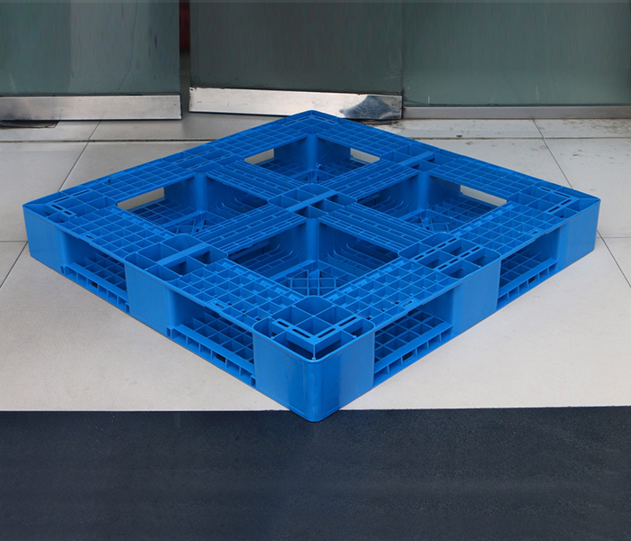 網(wǎng)格田字塑料托盤成本效益深度剖析：解鎖企業(yè)長期降本的核心密鑰